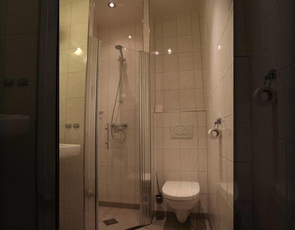 Hotel Rozenburg Bagian luar foto